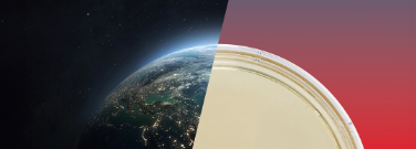 Composition divisée en deux parties avec la Terre et une boîte de Pétri Composition divisée en deux parties avec la Terre et une boîte de Pétri